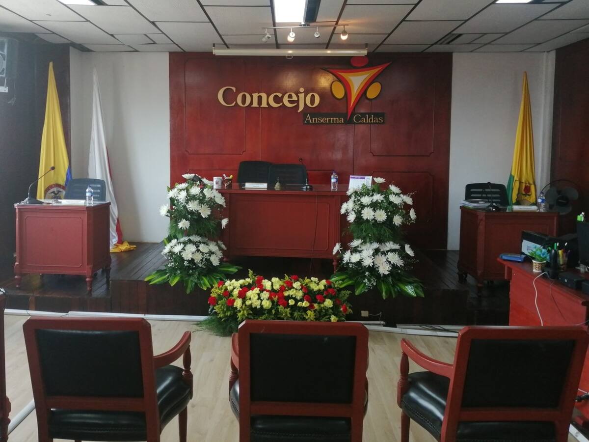 Alcaldes en Caldas piden al gobierno entregar dineros para pagar aumento de honorarios a concejales