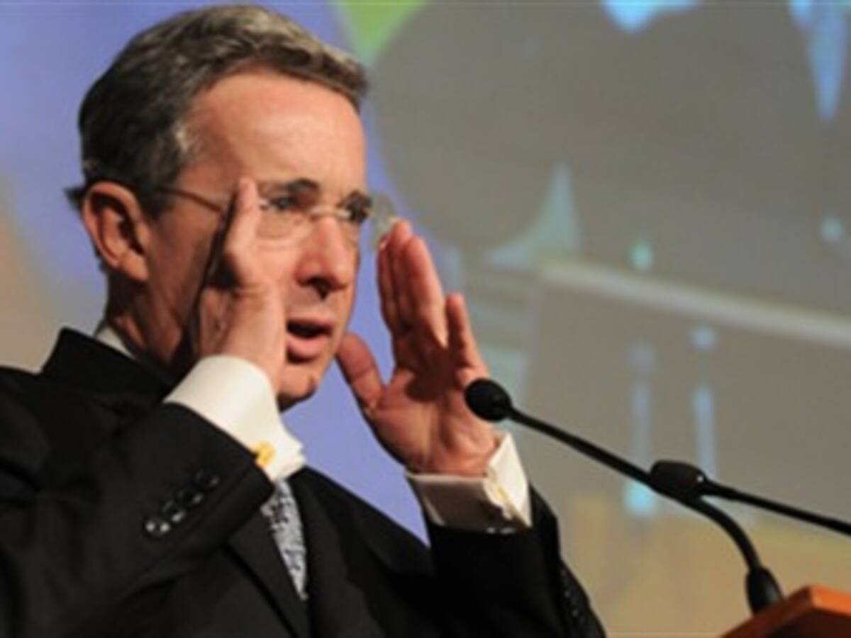 Presidente Uribe advierte que no construirá un 'muro de Berlín' entre Colombia y Venezuela