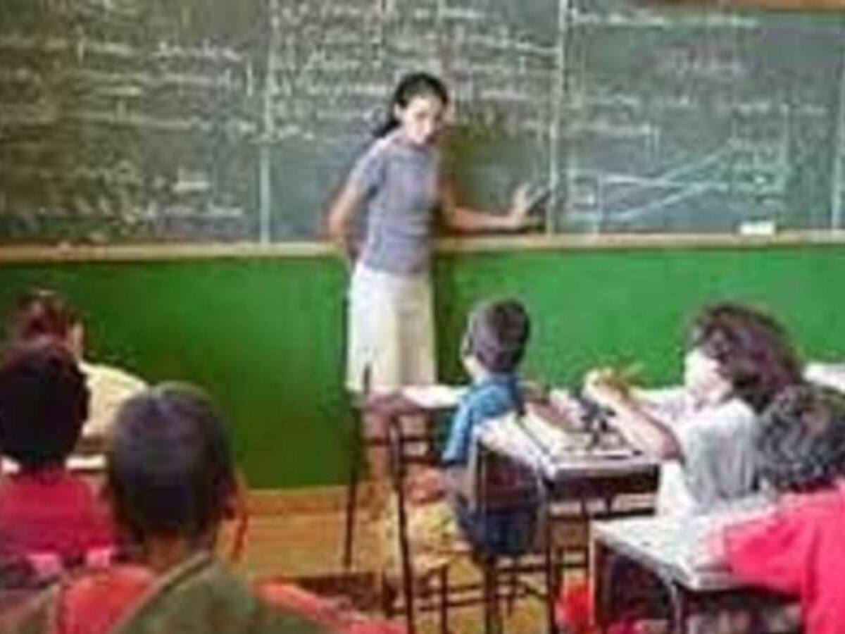 En Armenia despiden a docente que el ministerio de educación premió