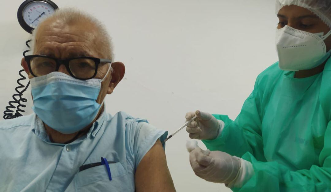 Vacunación de adultos mayores.