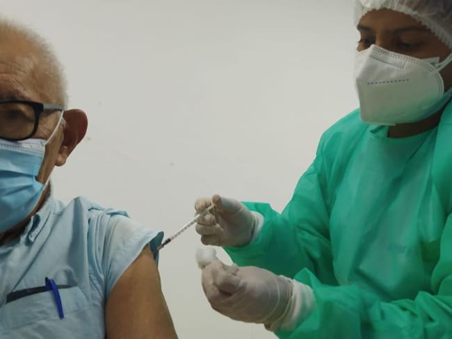 Vacunación de adultos mayores.