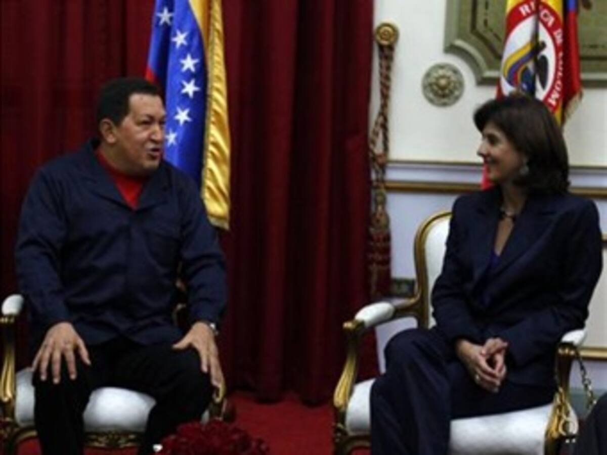 Confianza y prudencia sobre diálogos de Colombia y Venezuela piden congresistas
