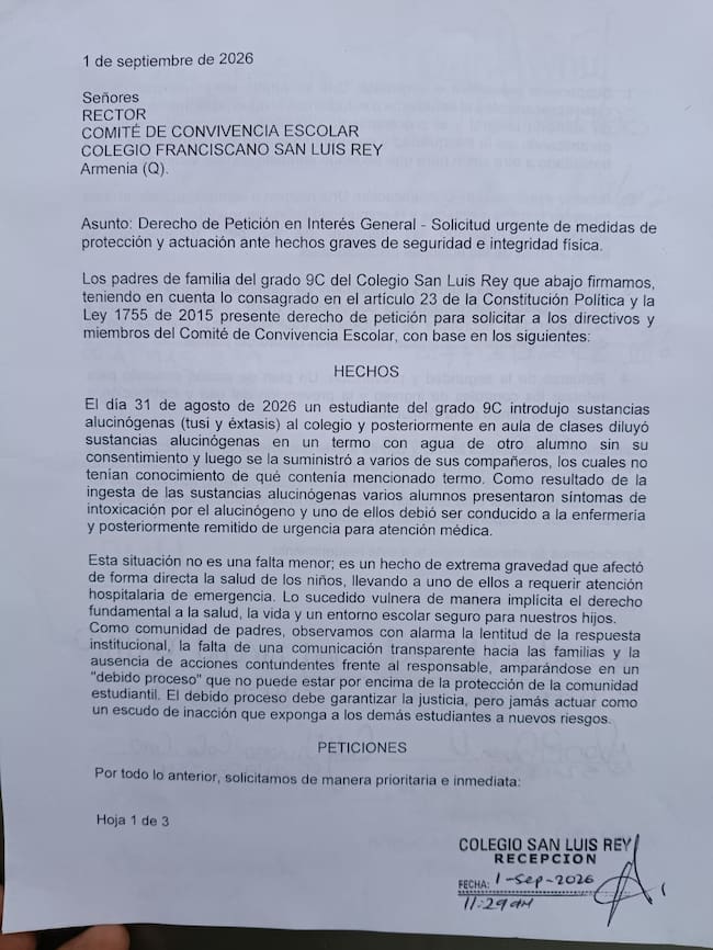 Derecho de petición de padres de familia al rector del colegio San Luis Rey de Armenia. Foto: Cortesía padres de familia