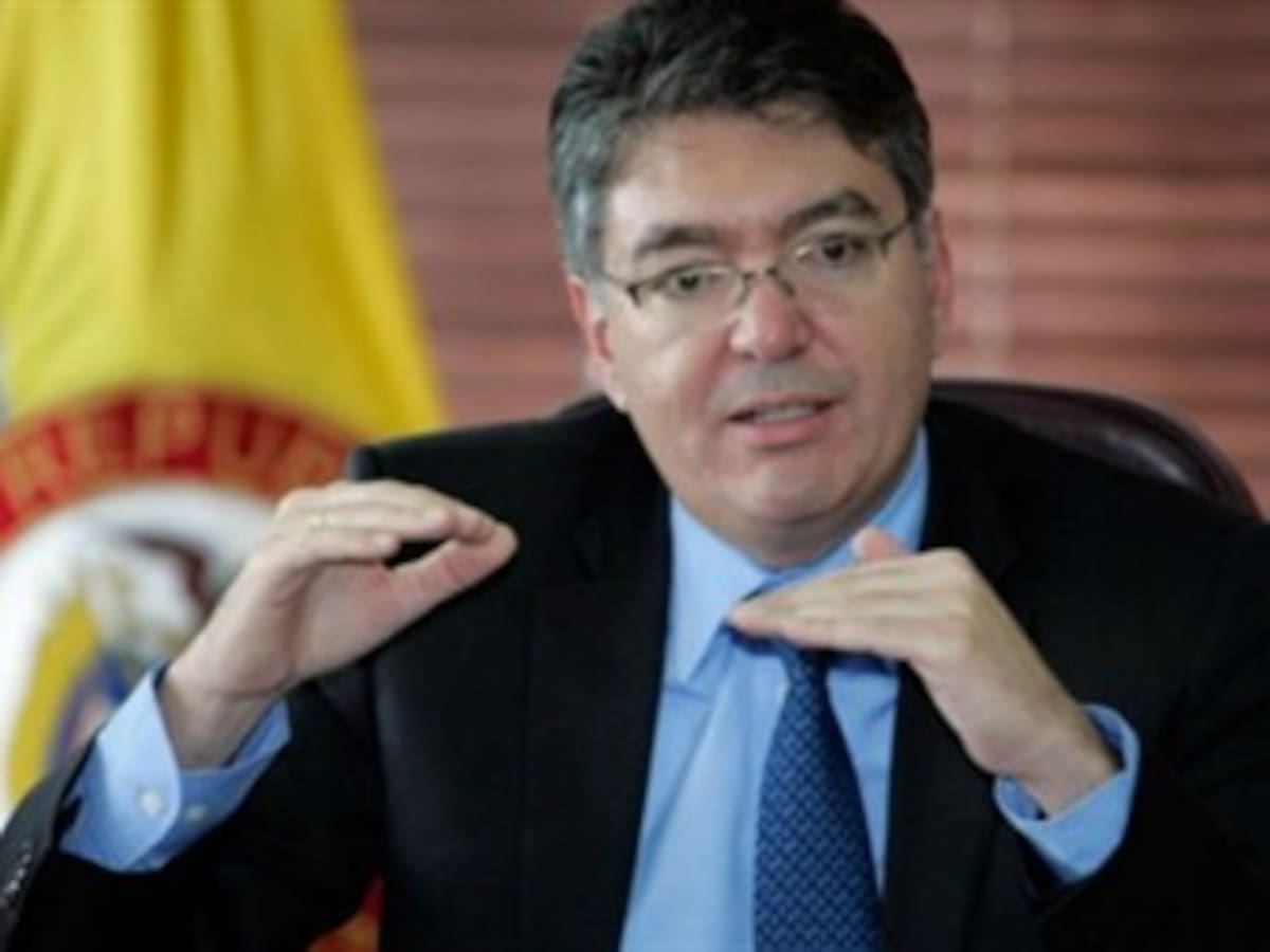 Aunque salud dependerá los recursos será garantizada como derecho: MinHacienda