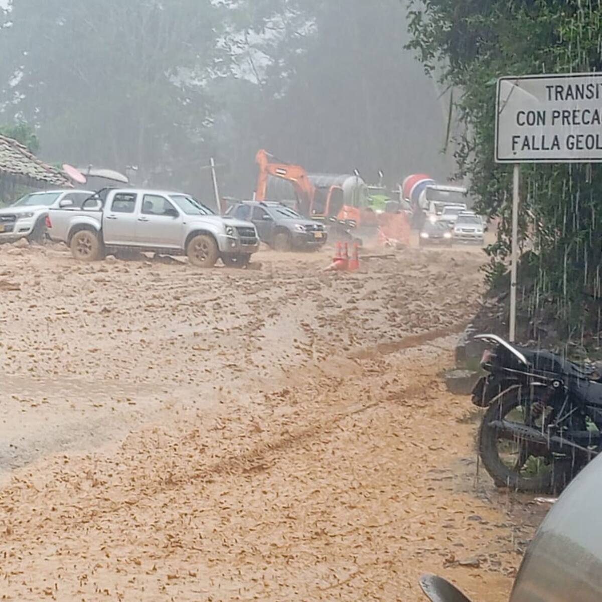 Derrumbe genera cierre en la vía Bucaramanga - Barrancabermeja