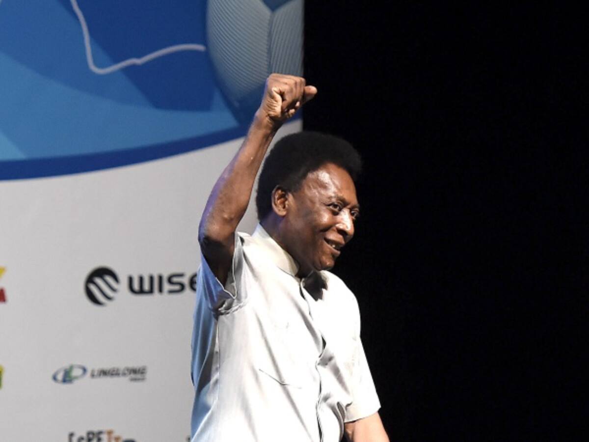 Asesor niega hospitalización de Pelé por un desmayo