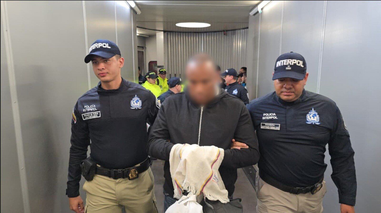 Alias 'Gustavo', extraditado de España, presunto integrante de Los Shottas será judicializado por secuestro y tortura. Foto: Policía.