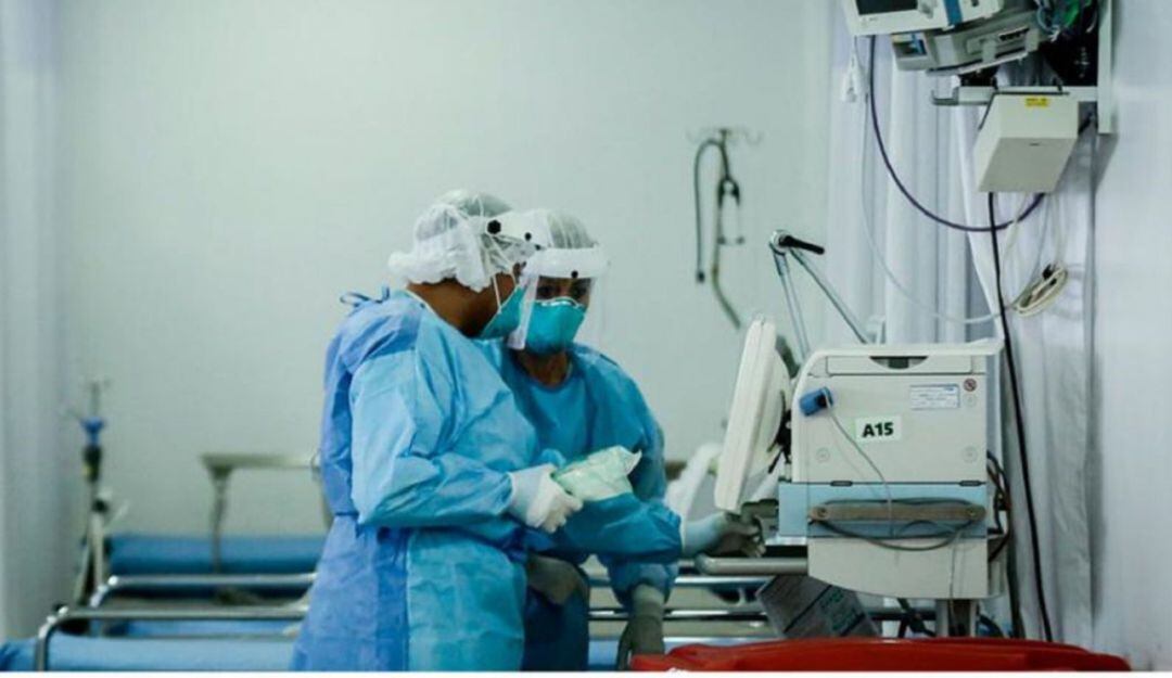 21 muertos y 884 nuevos casos de COVID