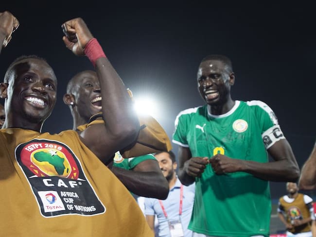 Imposible no quererlo: Gran gesto de Mané con el utilero de Senegal