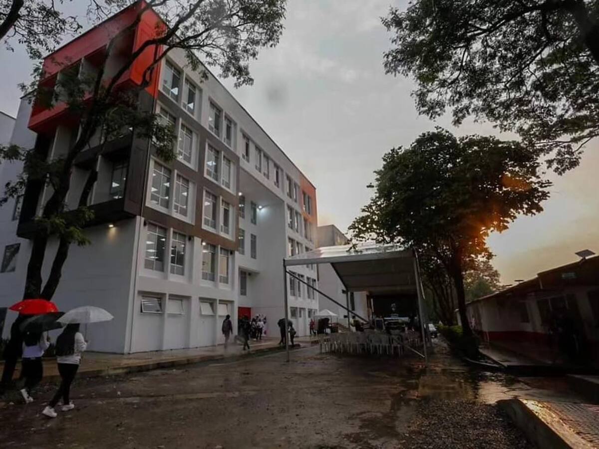 La U.T. puso al servicio de la comunidad un nuevo edificio de aulas inteligentes
