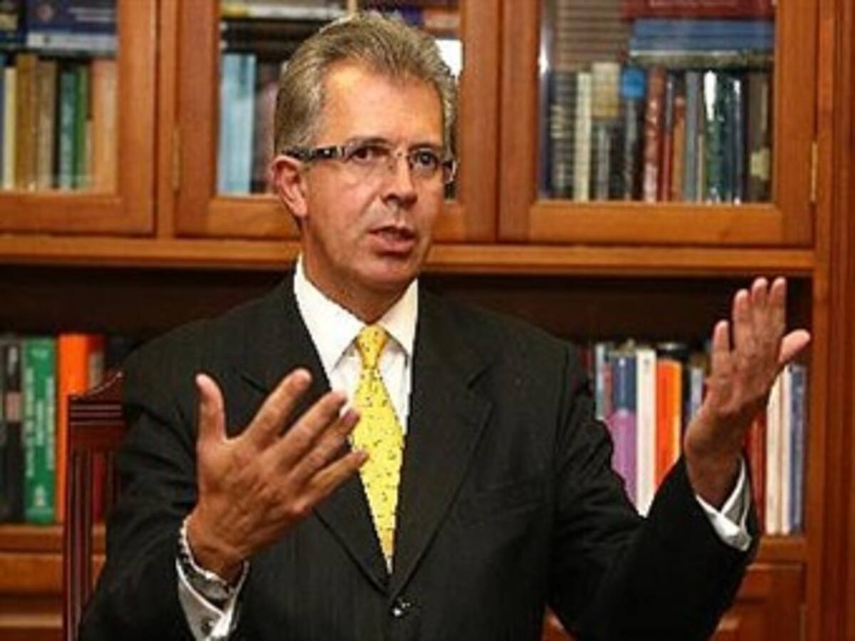 Abrirle la puerta a una Constituyente es un cheque en blanco: Jaime Arrubla