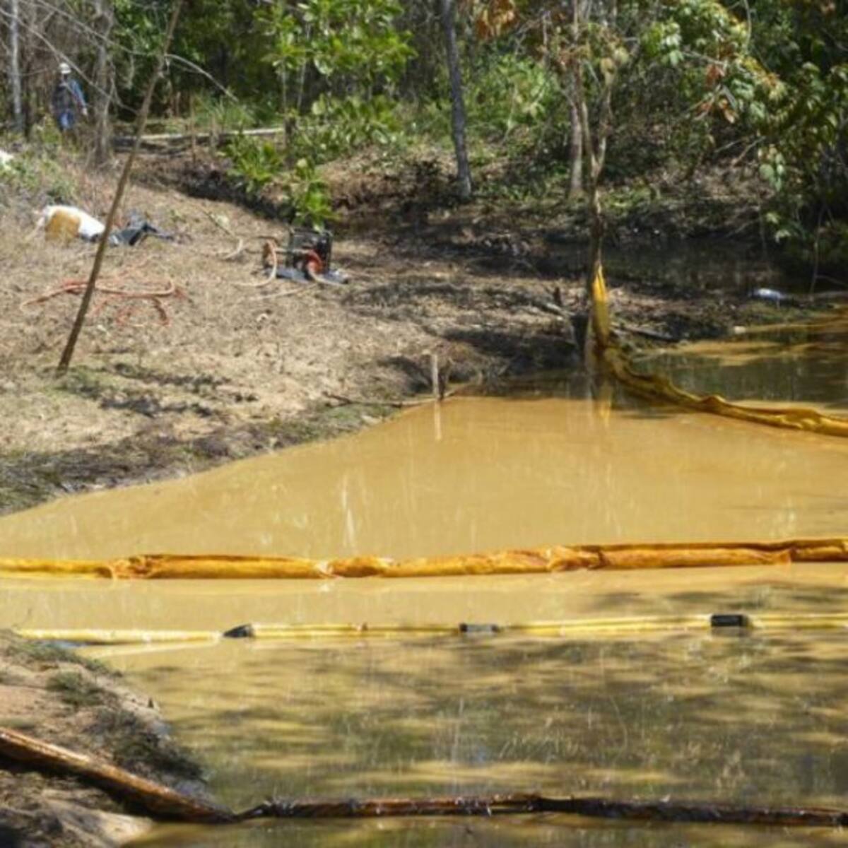 Entregan primer balance tras derrame de crudo