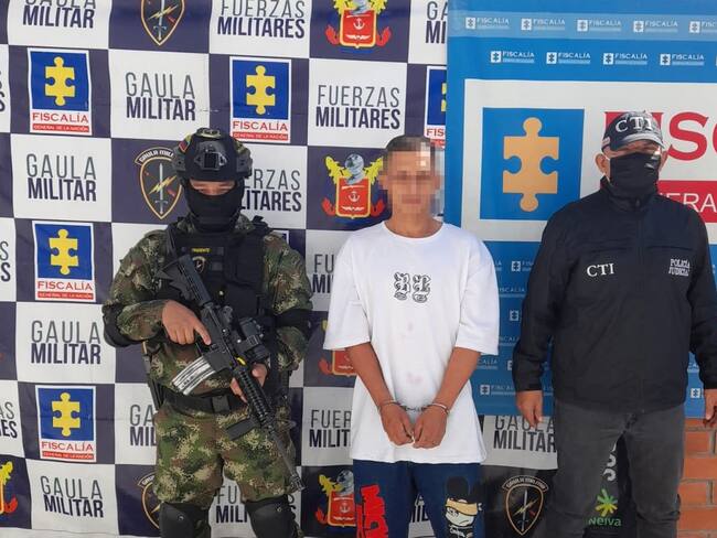 El hombre quien fue puesto a disposición de la autoridad que lo requería, registra cinco anotaciones por diferentes delitos, en el Sistema Penal Oral Acusatorio de la Fiscalía General de la Nación.