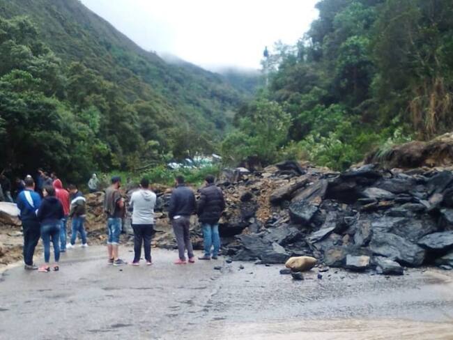 Avanzan labores para recuperar movilidad en vía alterna al llano por Boyacá