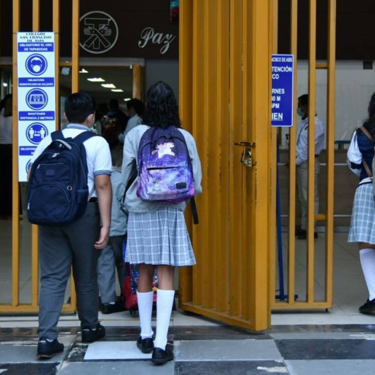 Vacunación de menores de 18 años avanza en el 20%
