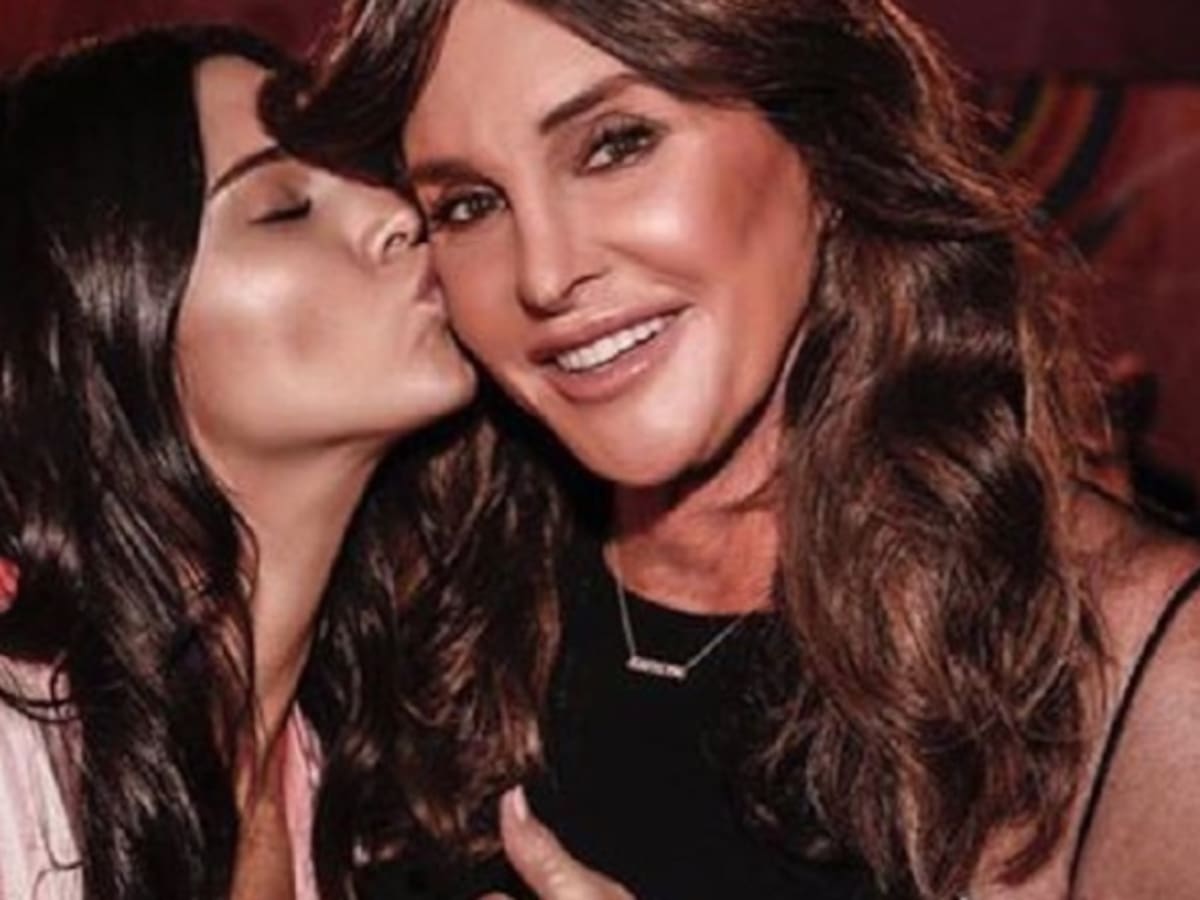 Kendall Jenner recibe críticas en las redes por tener "papá y mamá a la vez"