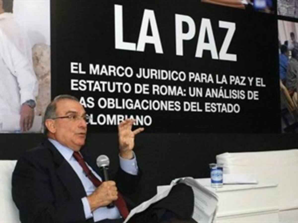Conforman comisión para asesorar al Gobierno en justicia transicional