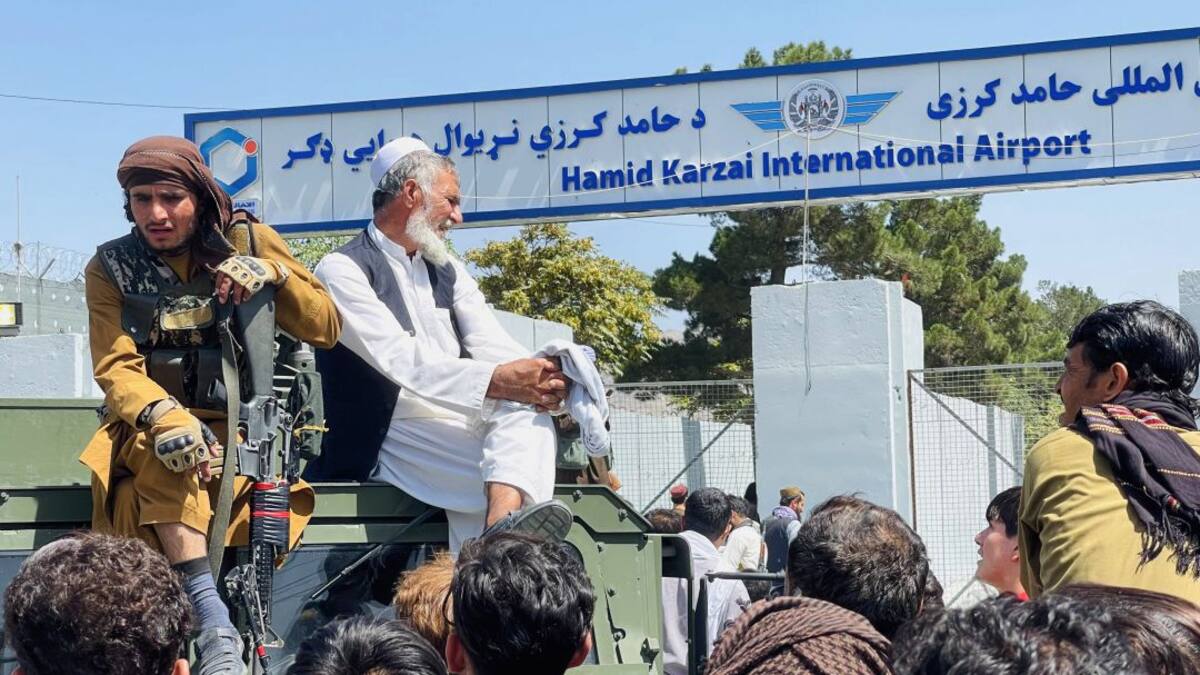 Al menos seis muertos en aeropuerto de Kabul en medio del caos