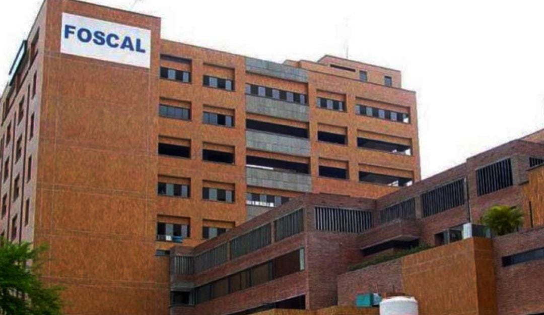 Foscal dice que no encubre a médico que se coló para recibir vacuna