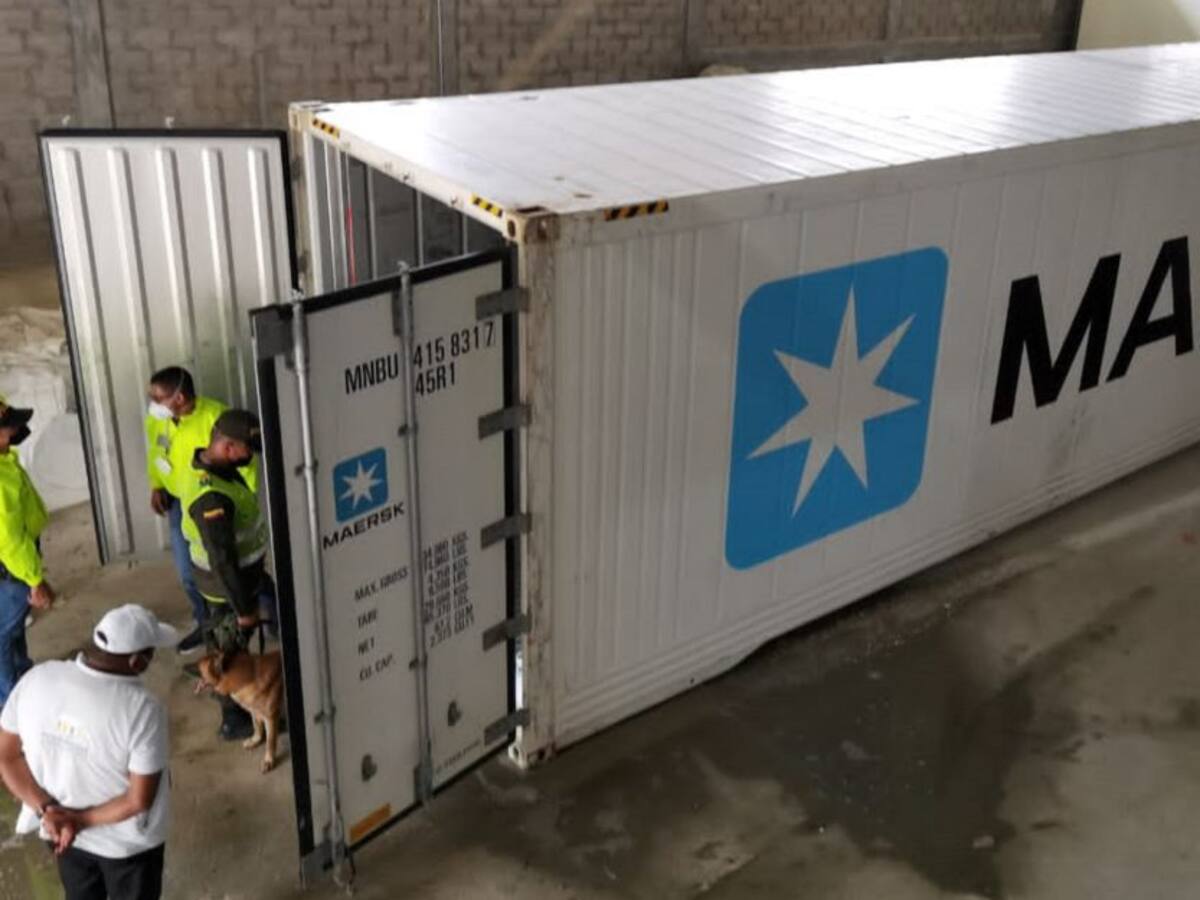 Agentes antidrogas y la DEA decomisan cargamento de droga en Santa Marta