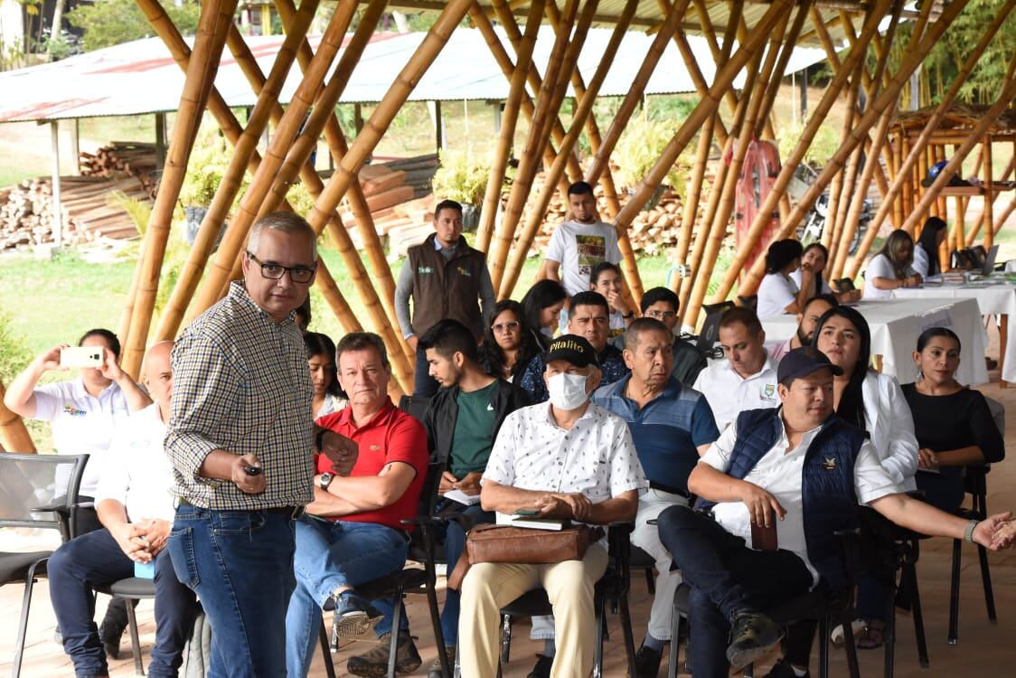 Los mandatarios locales vienen participando de los Encuentros Regionales por la Planificación y Gestión Ambiental del Territorio que se vienen realizando en el sur, occidente, centro y norte del Huila.