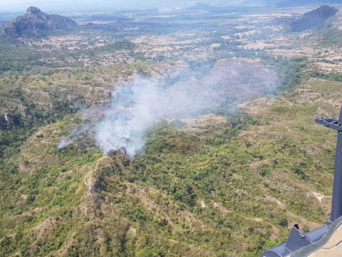 Buscan controlar incendio forestal en el oriente de Caldas