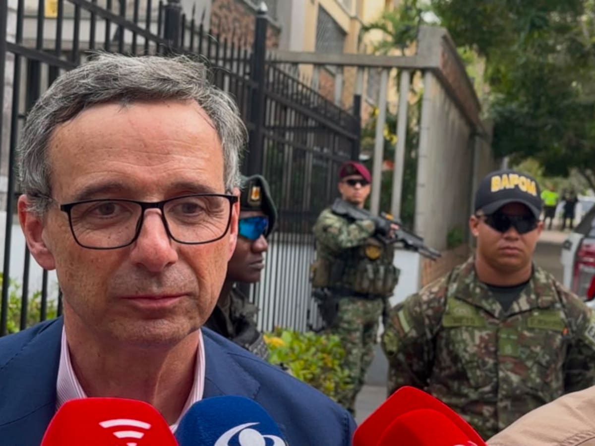 Hacer una parranda y después pasarle la cuenta a los colombianos no es ético: MinHacienda designado