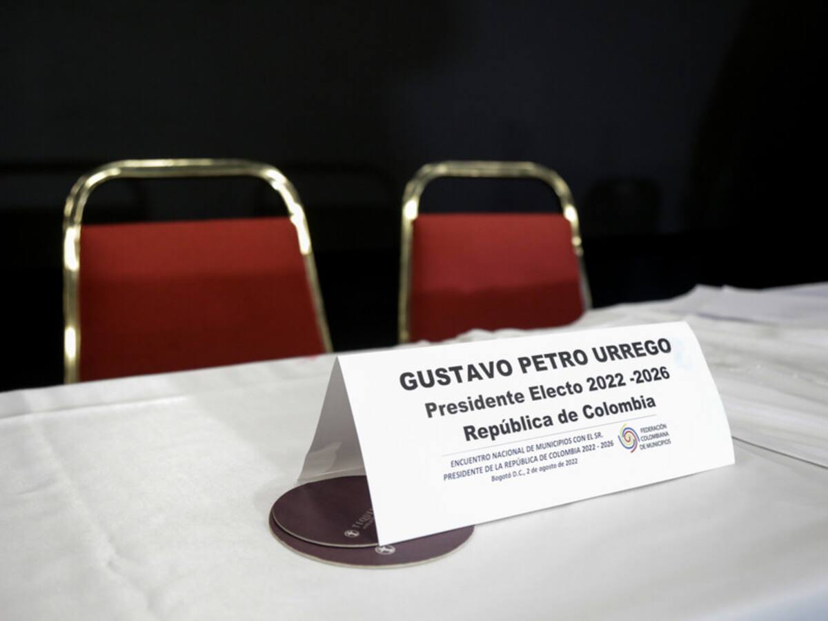 ¿La reunión de Petro y alcaldes terminó como la fábula de la zorra y la garza?