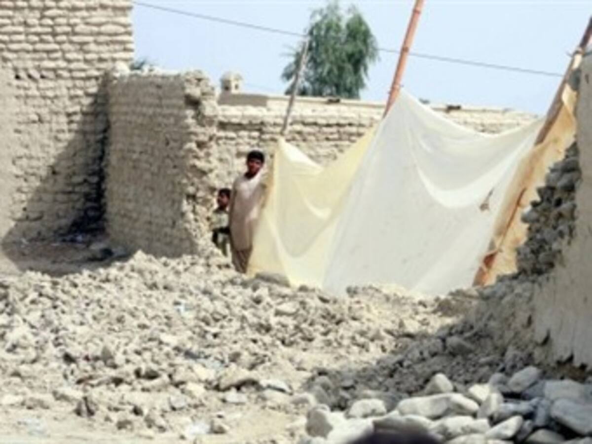 Emergencia en Pakistan por terremoto de 6.8 grados