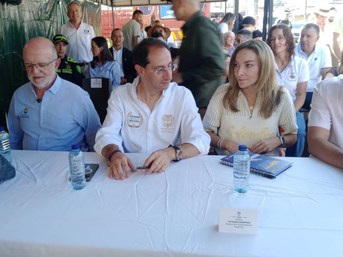 Vicepresidente afirma desde Caldas que la prioridad es recuperar viviendas afectadas por terremoto