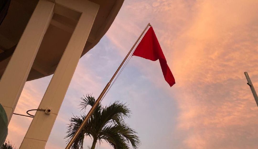 Únicamente se encuentra autorizada la navegación al interior de la bahía