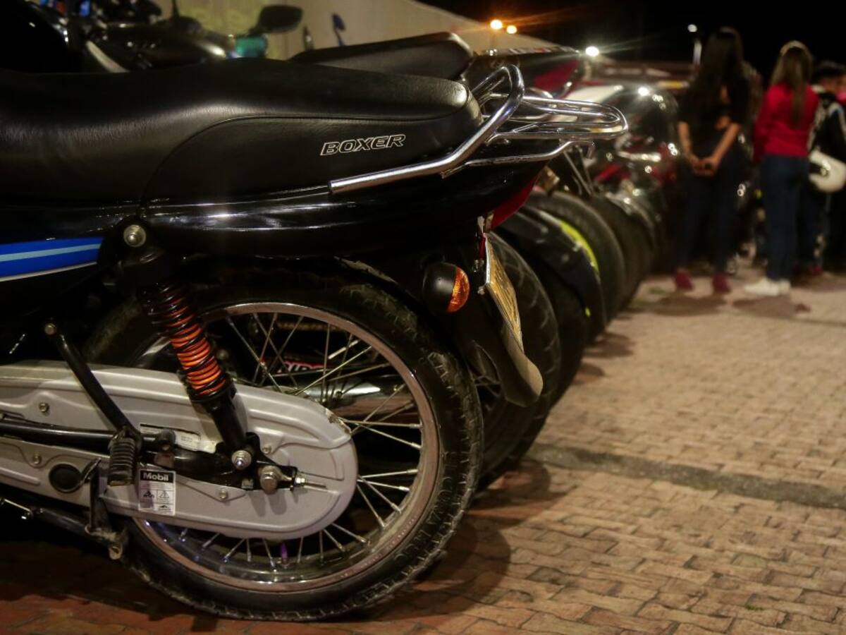 Comunidad quemó moto a ladrones en Ibagué