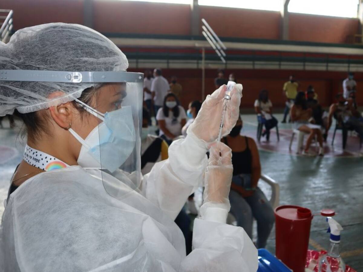 Inició la vacunación sin barreras para mayores de 18 años en Risaralda