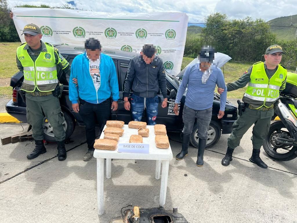 Capturados tres presuntos narcotraficantes en la vía Pasto - Popayán.