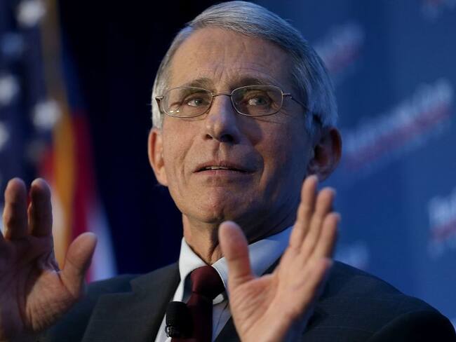 “R. Unido no fue cuidadoso al autorizar vacuna”: Fauci