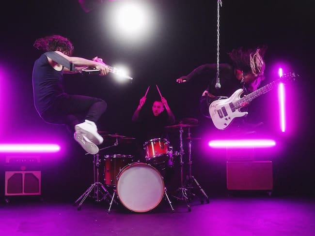 Comehere presenta su canción más reciente "MuertoDentro"