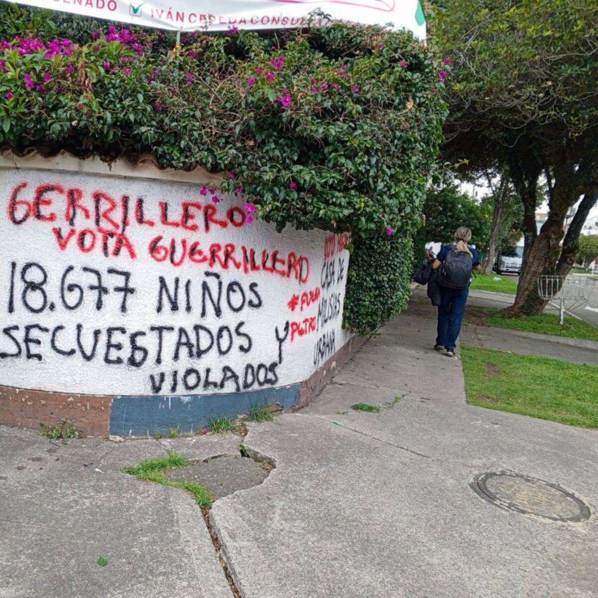 Fue vandalizada sede política del Pacto Histórico en Bogotá con mensajes estigmatizantes