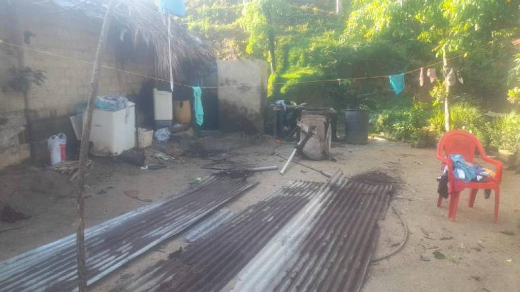 Así quedaron algunas viviendas tras el paso de la fuerza pública en la zona.