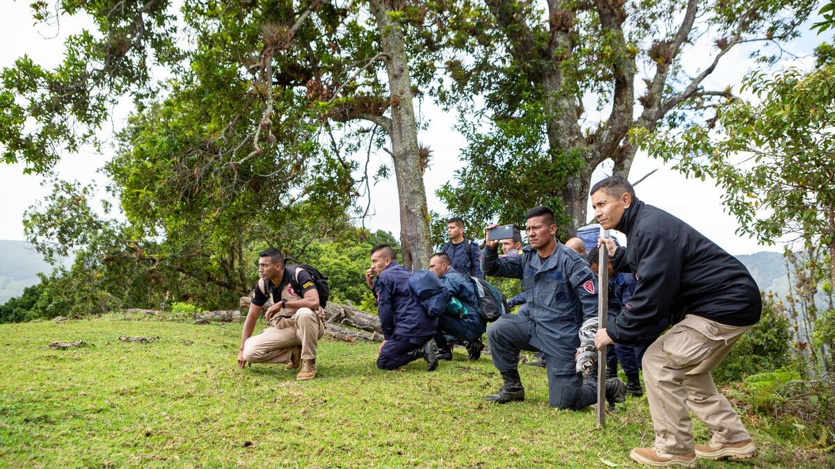 Soldados del Batallón de desminado Humanitario en Baraya, fueron evacuados de la zona
