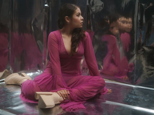 “Mi música genera conversaciones”: Juliana Velásquez, cantante y actriz colombiana