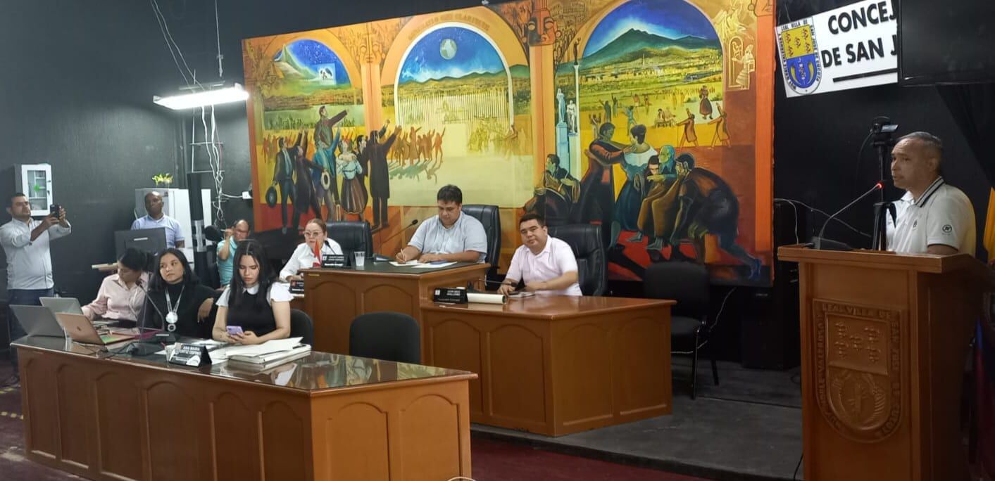 Algunos concejales cuestionaron la entrega de microcréditos