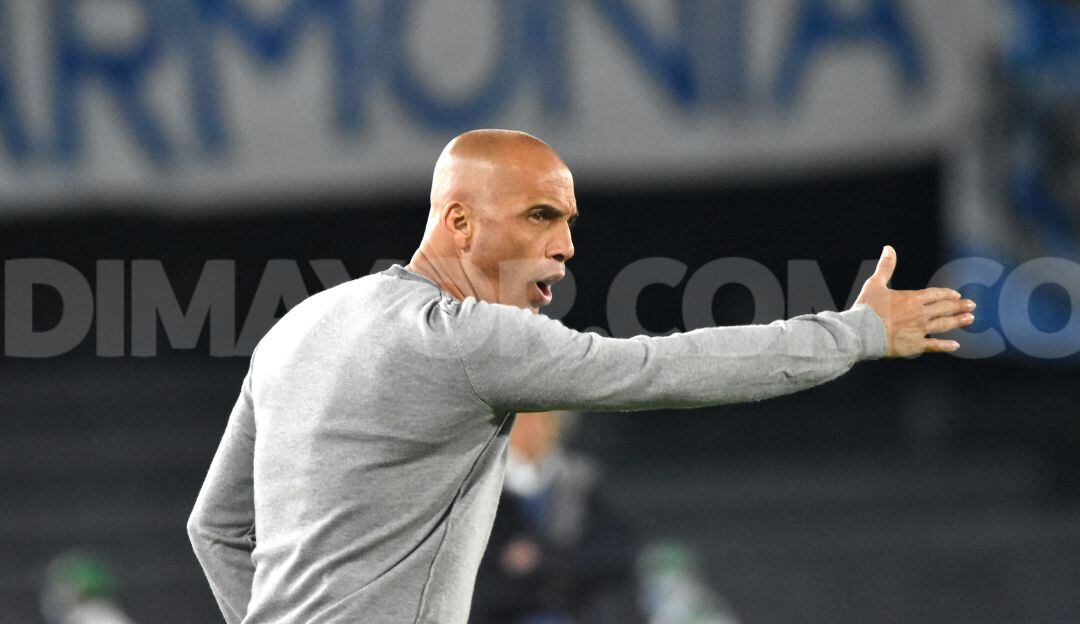 Mayer Candelo fue ratificado como entrenador del Deportivo Cali.