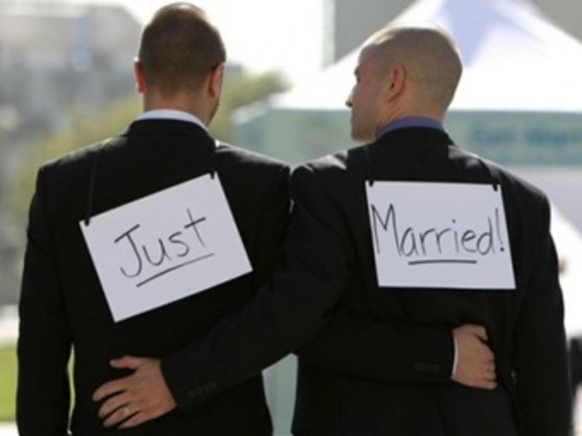 Un homosexual se disfraza de mujer para poder casarse