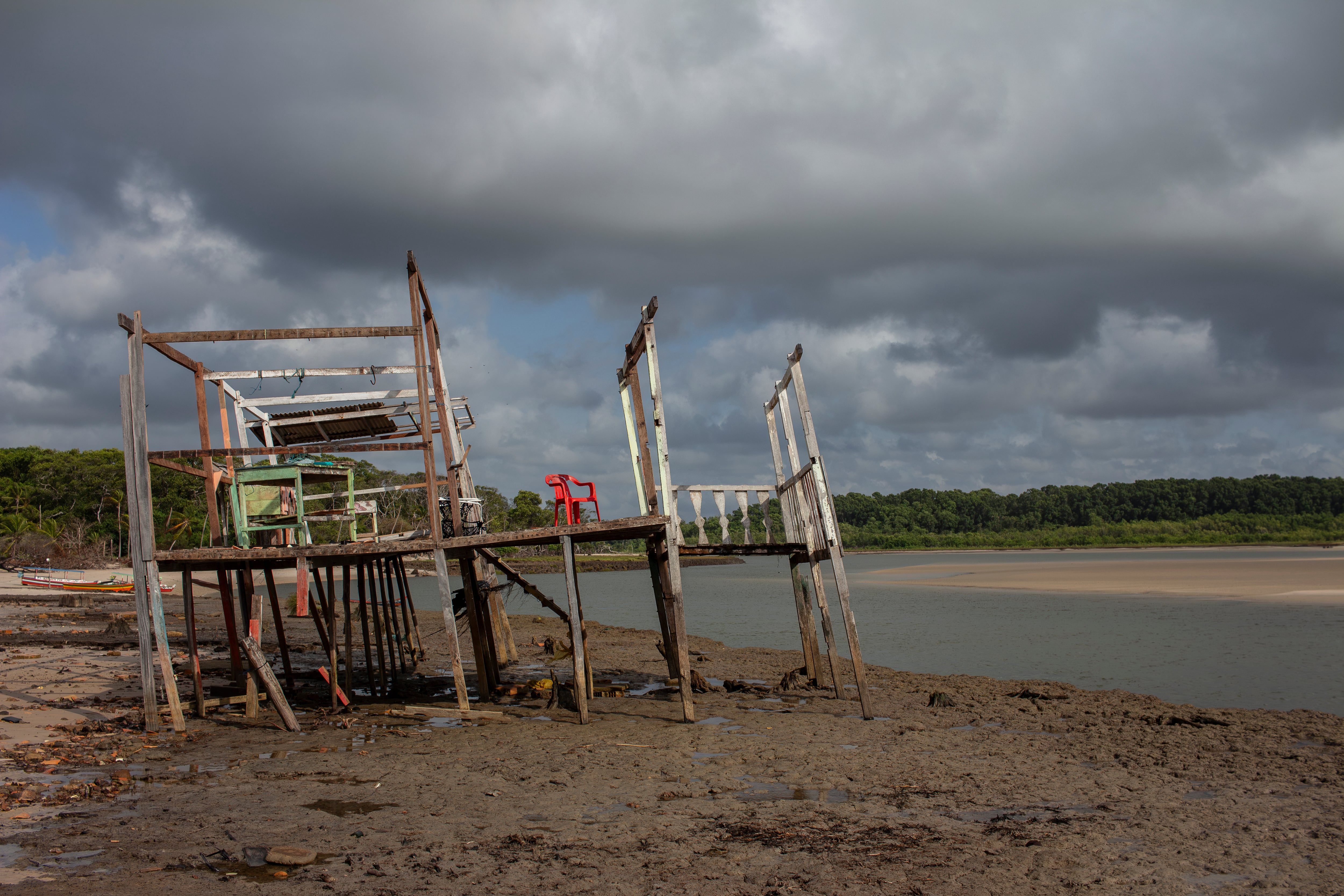 La FCDS afirma que las rentas ilegales del oro y otros minerales, narcotráfico, tierras, etc., superan ampliamente las rentas procedentes de actividades legales, pues menos del 1% del PIB nacional proviene de la Amazonía. | Foto: Getty Images