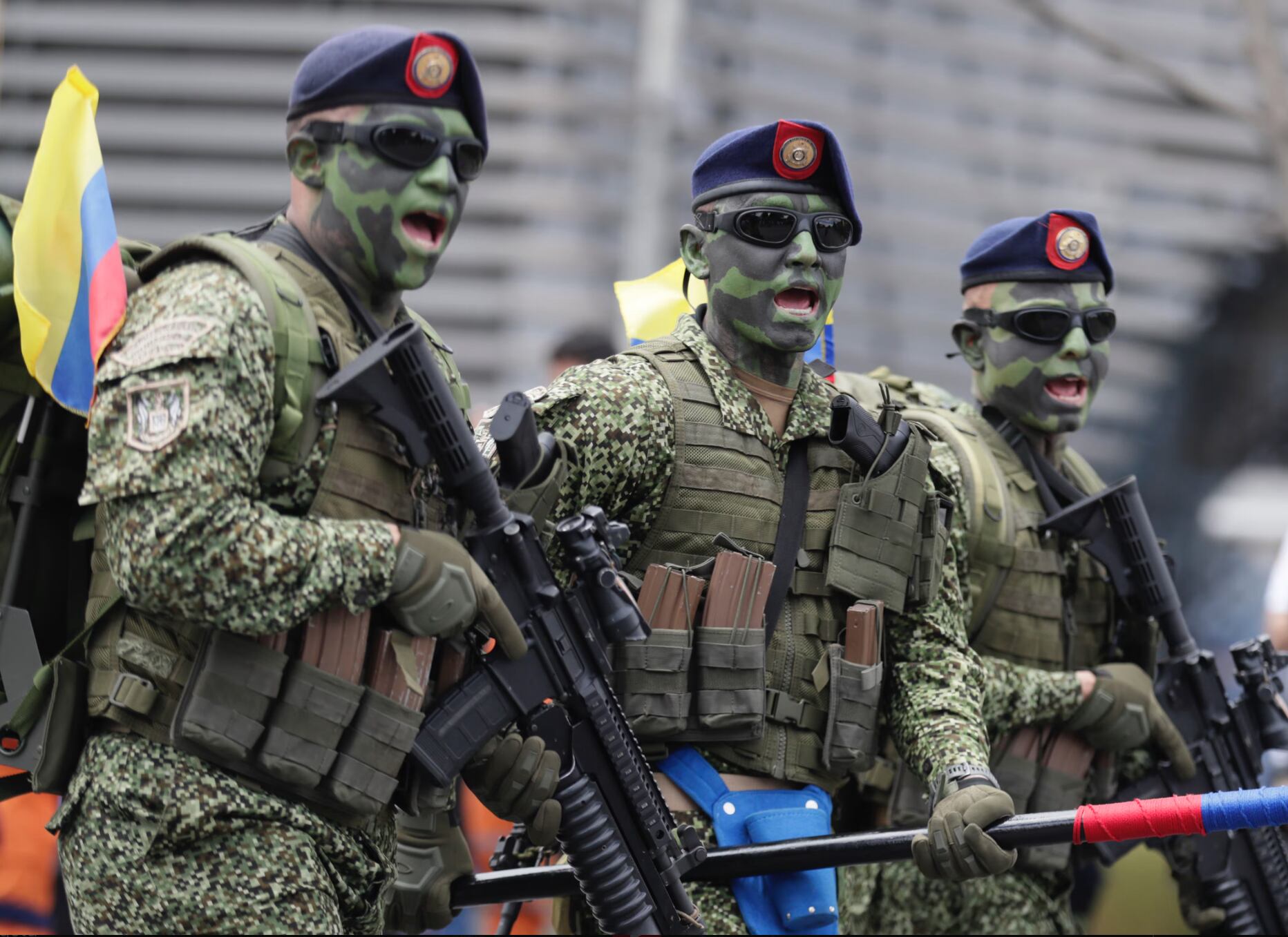 Desfile de militares en Bogotá por la conmemoración de los 213 años de la independencia de Colombia. Foto: EFE. / Carlos Ortega