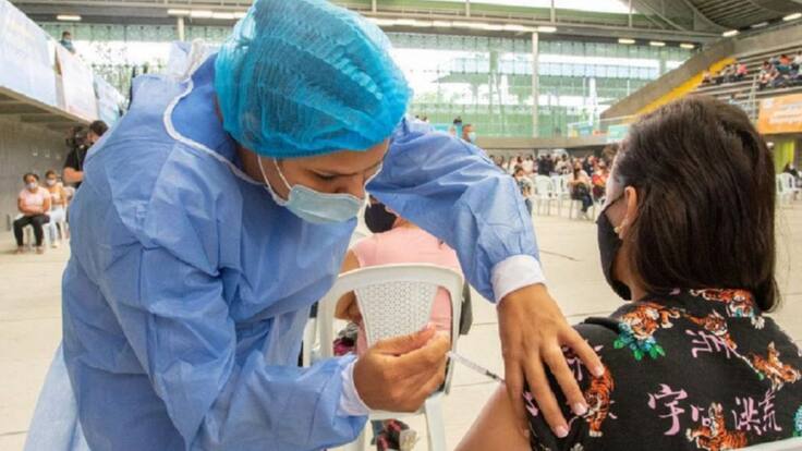 Inicia vacunación a los de 40 años sin agendamiento