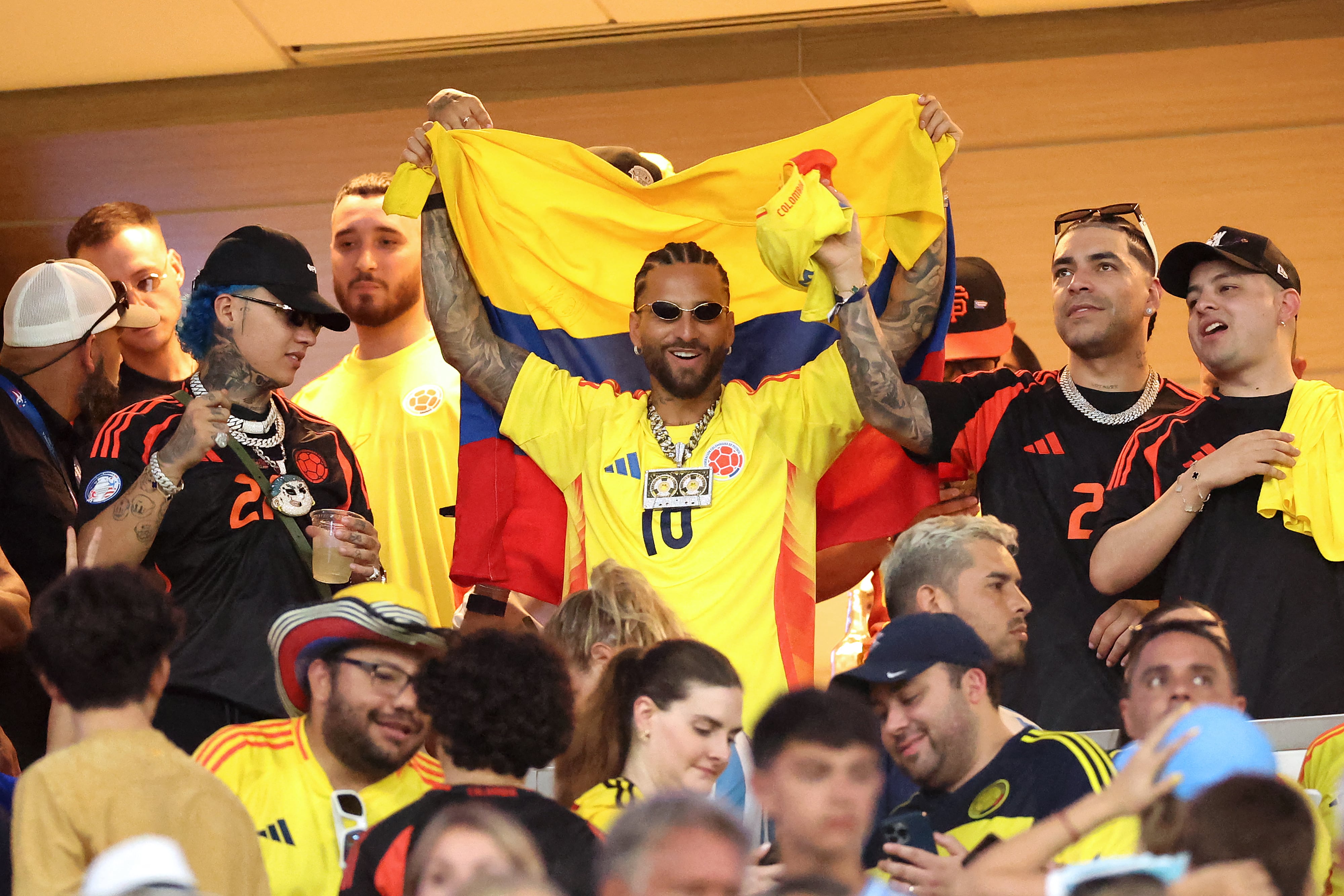 Maluma estuvo presente en la final de la Copa América 2024. (Photo by CHARLY TRIBALLEAU / AFP) (Photo by CHARLY TRIBALLEAU/AFP via Getty Images)