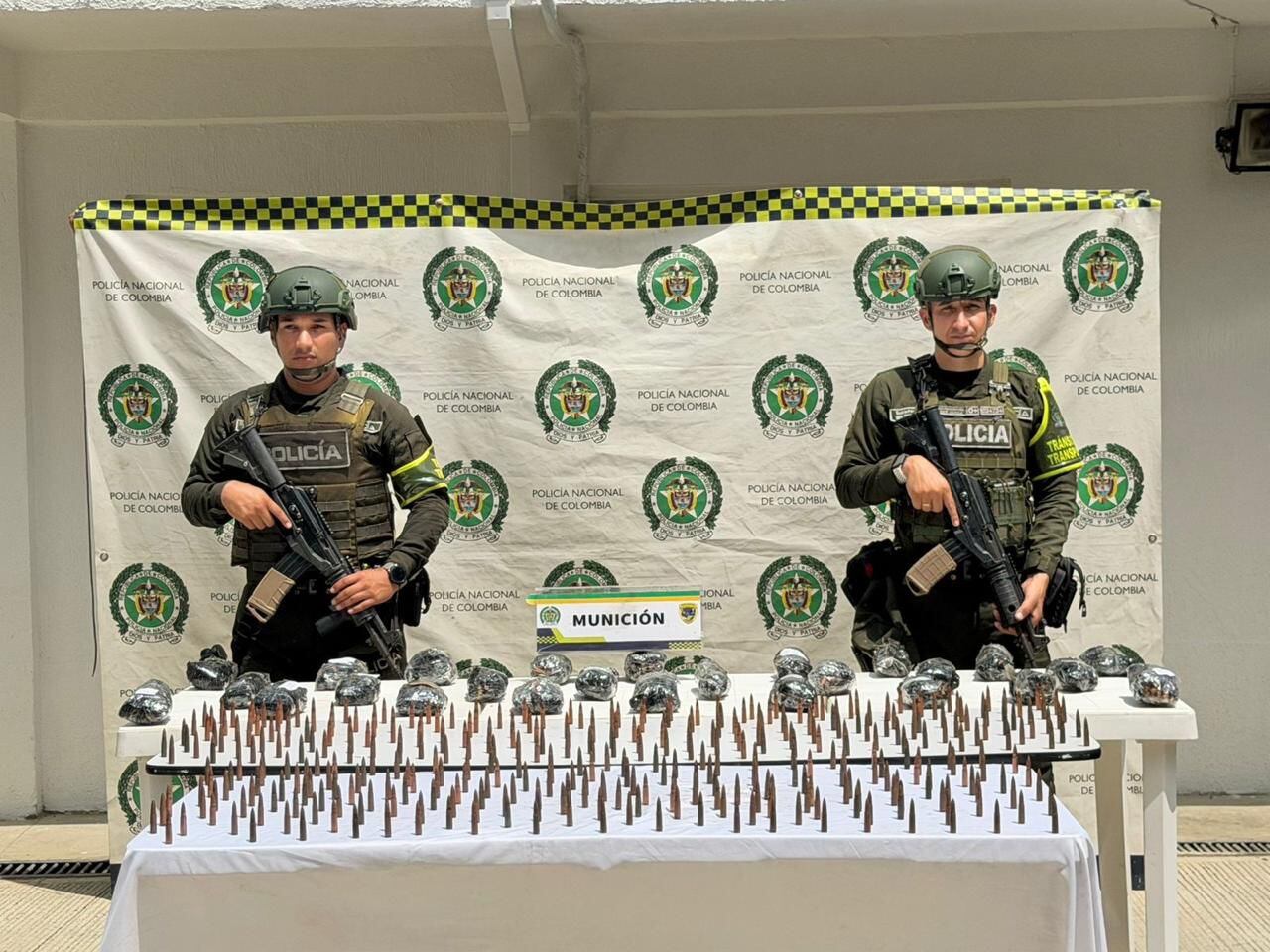 Incautan más de 3 mil cartuchos de fusil camuflados en encomienda hacia Buenaventura, Valle