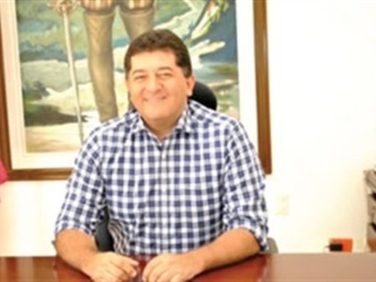Piden investigar al alcalde de Ibagué por salir del país a ver una pelea de boxeo
