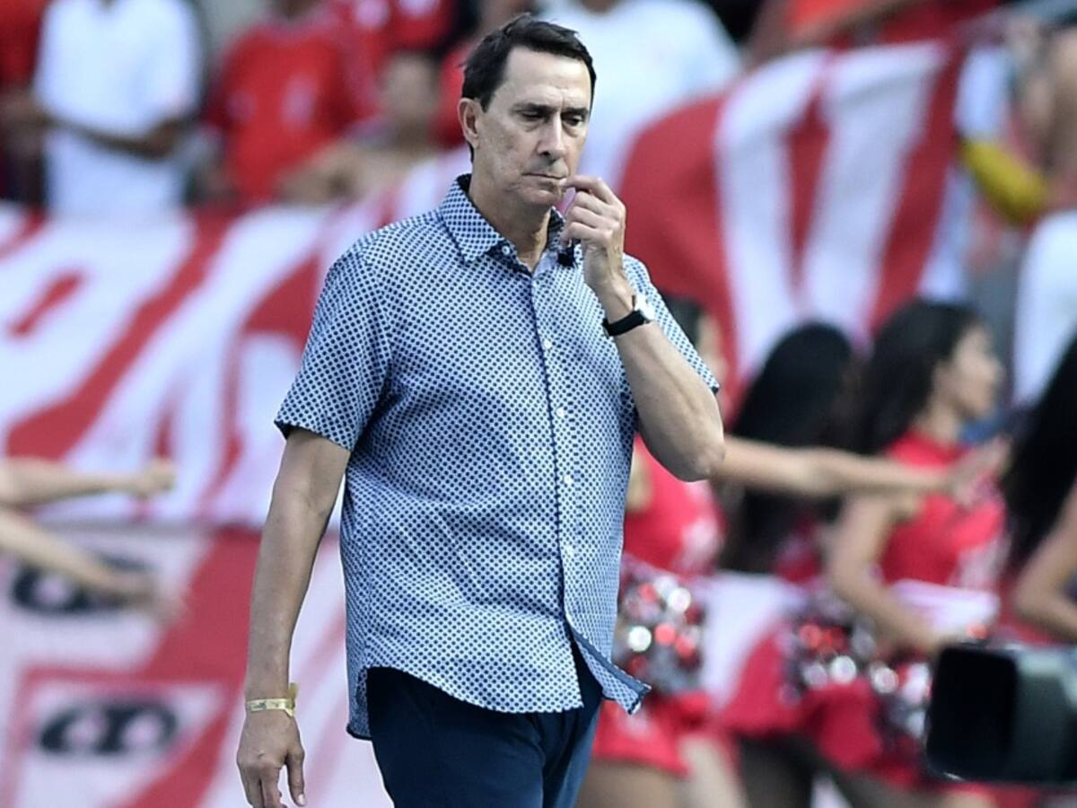 "A este América le enseñamos a ser un equipo ganador" Alexandre Guimaraes.